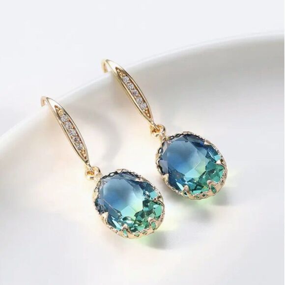 🔅🆕🔅 Chic Oval Green Gemstone 18K Gold Plated Drop Earrings✨ - Picture 1 of 11